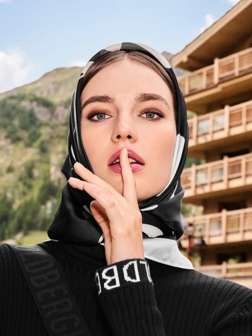 Goldbergh LA COURSE Scarf black
